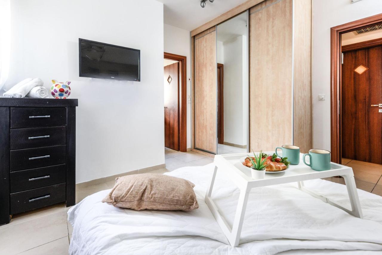 Stunning 2Br Apt W Balcony In City Center By Sea N' Rent テル・アビブ エクステリア 写真