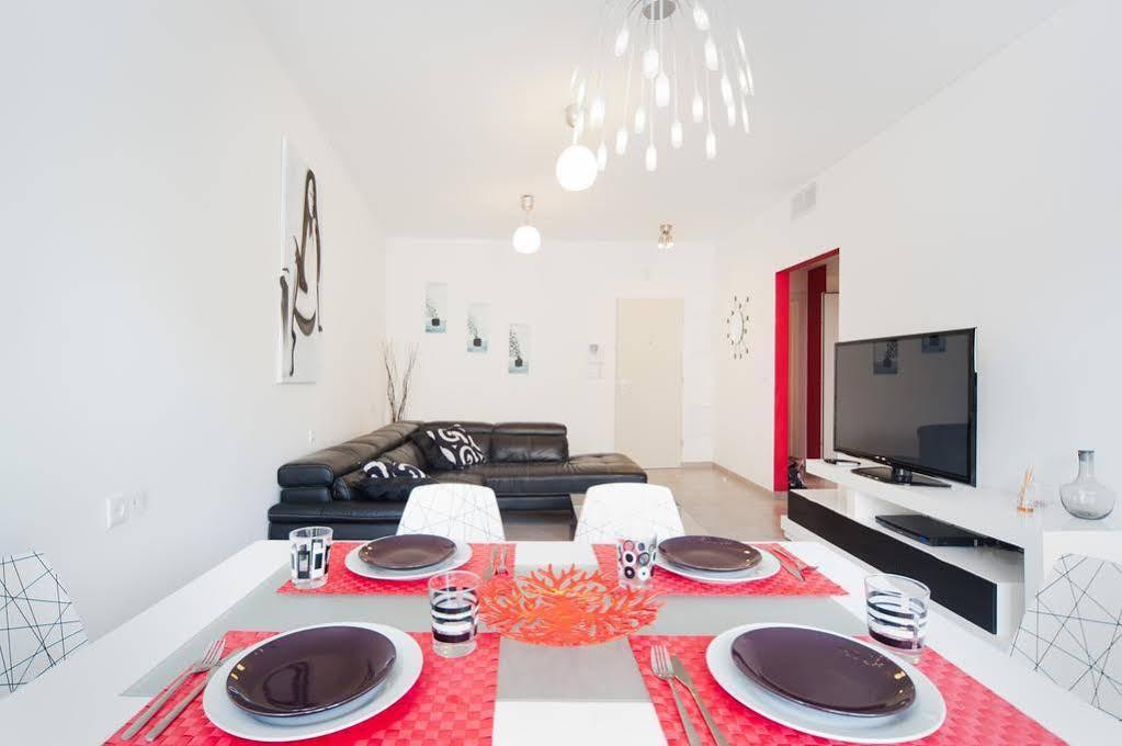 Stunning 2Br Apt W Balcony In City Center By Sea N' Rent テル・アビブ エクステリア 写真